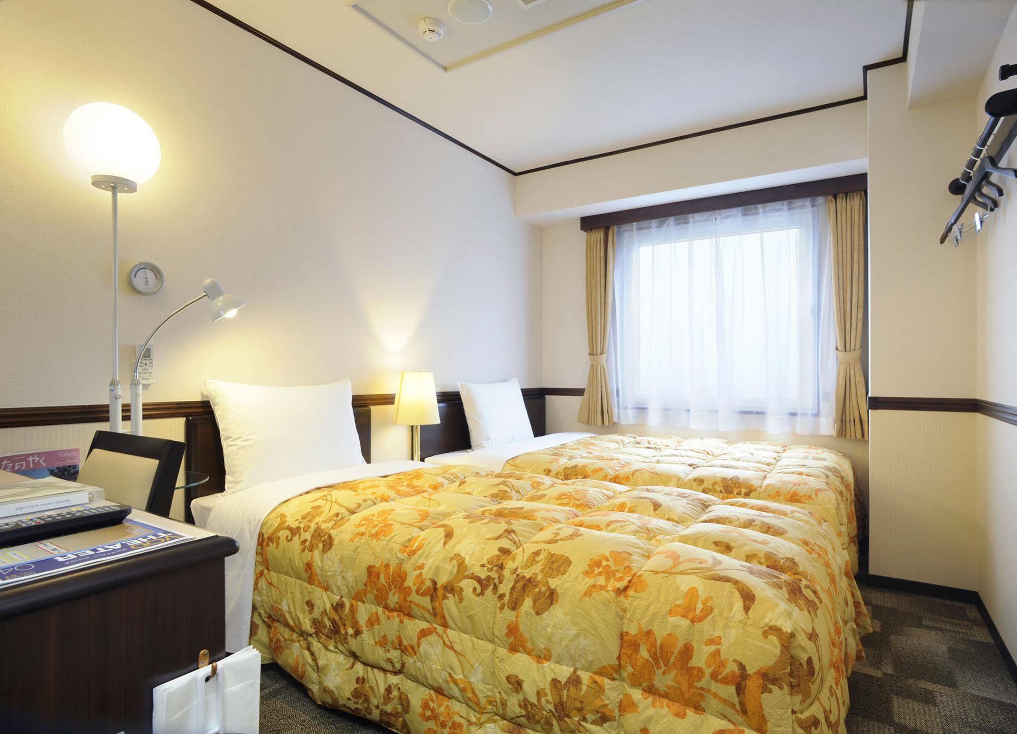 Toyoko Inn Jr Yokohama Sen Sagamihara Ekimae Exterior foto